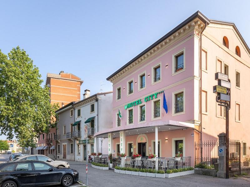 Hotel City image