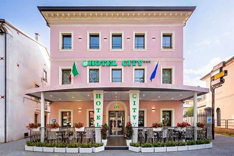Hotel City image