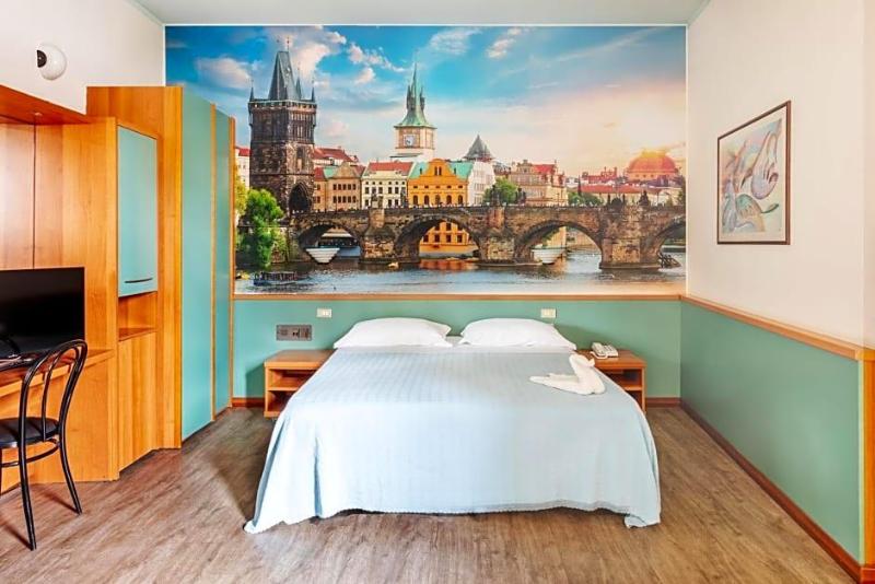 Hotel City image