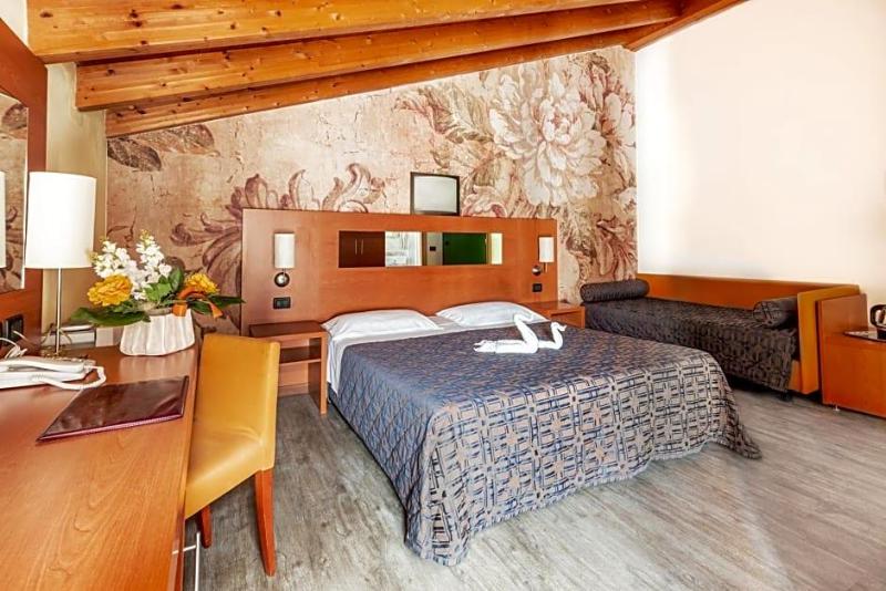 Hotel City image