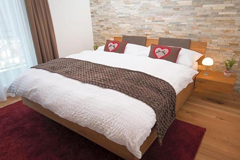 Hotel Roggerli image