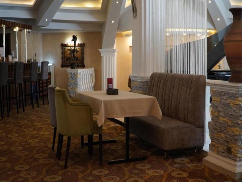 Golden Dragon Hotel image