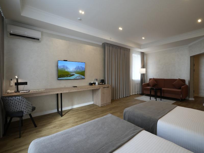 Golden Dragon Hotel image