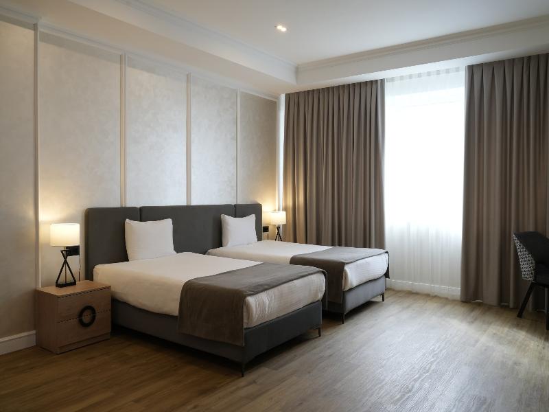 Golden Dragon Hotel image