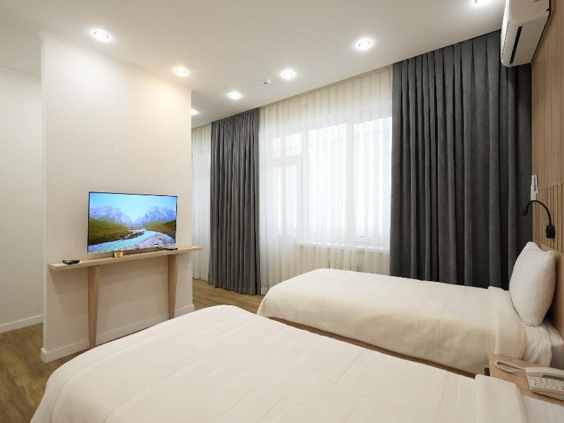 Golden Dragon Hotel image