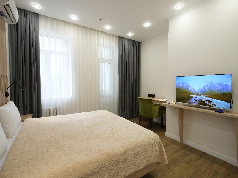 Golden Dragon Hotel image