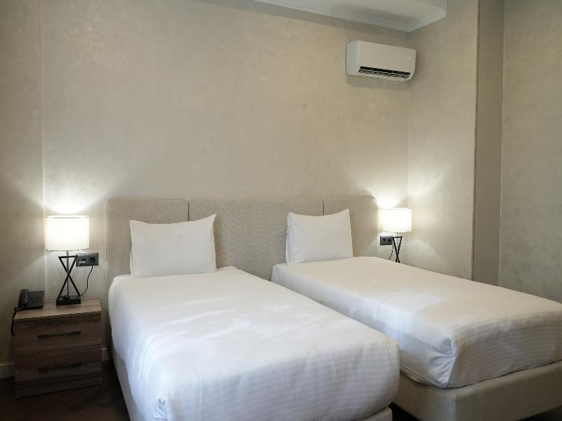 Golden Dragon Hotel image