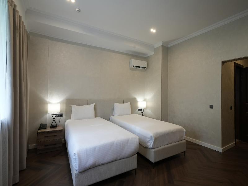 Golden Dragon Hotel image