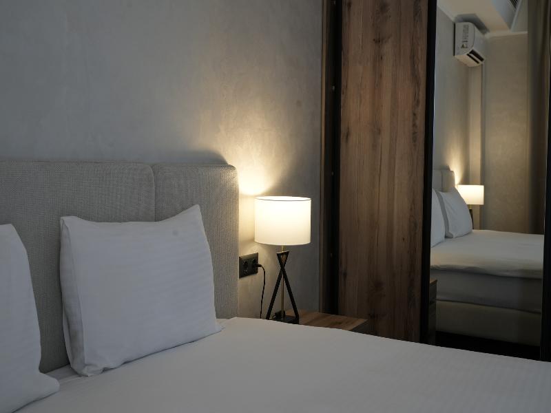 Golden Dragon Hotel image