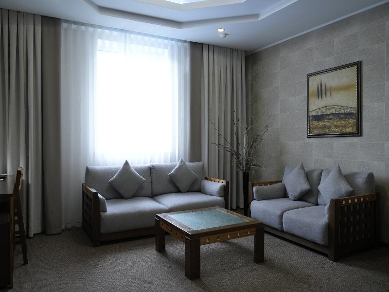 Golden Dragon Hotel image