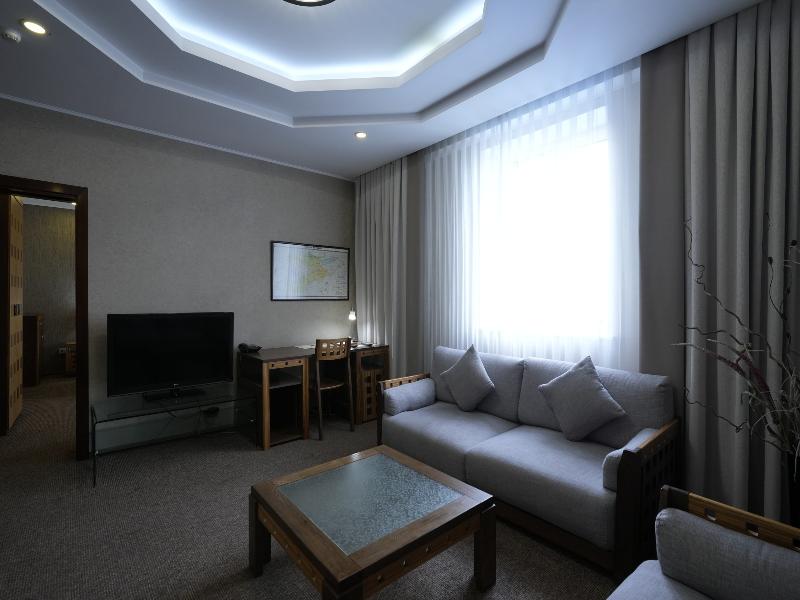 Golden Dragon Hotel image