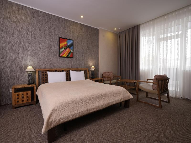 Golden Dragon Hotel image