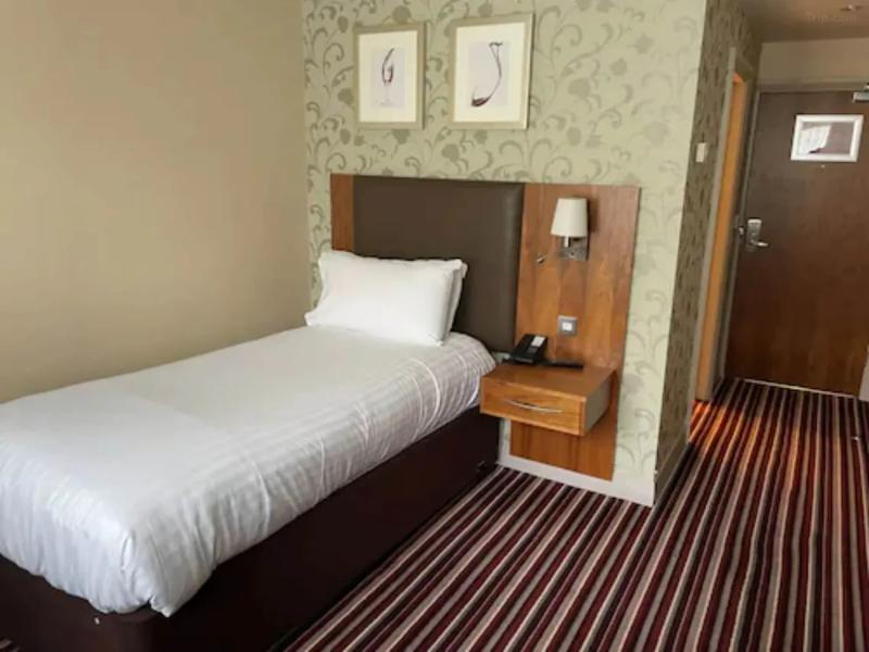 Gloucester Robinswood Hotel By Sunday image