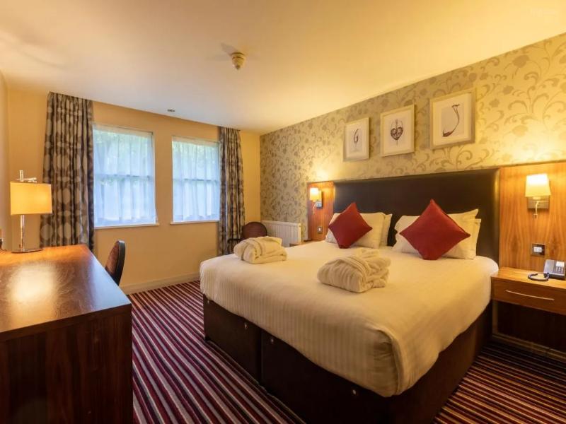Gloucester Robinswood Hotel By Sunday image