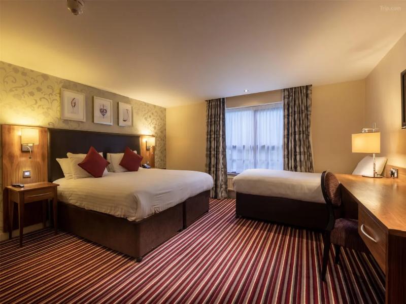 Gloucester Robinswood Hotel By Sunday image