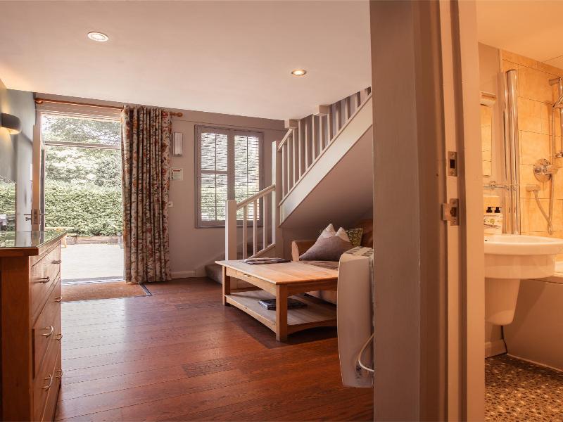 Dale Lodge image
