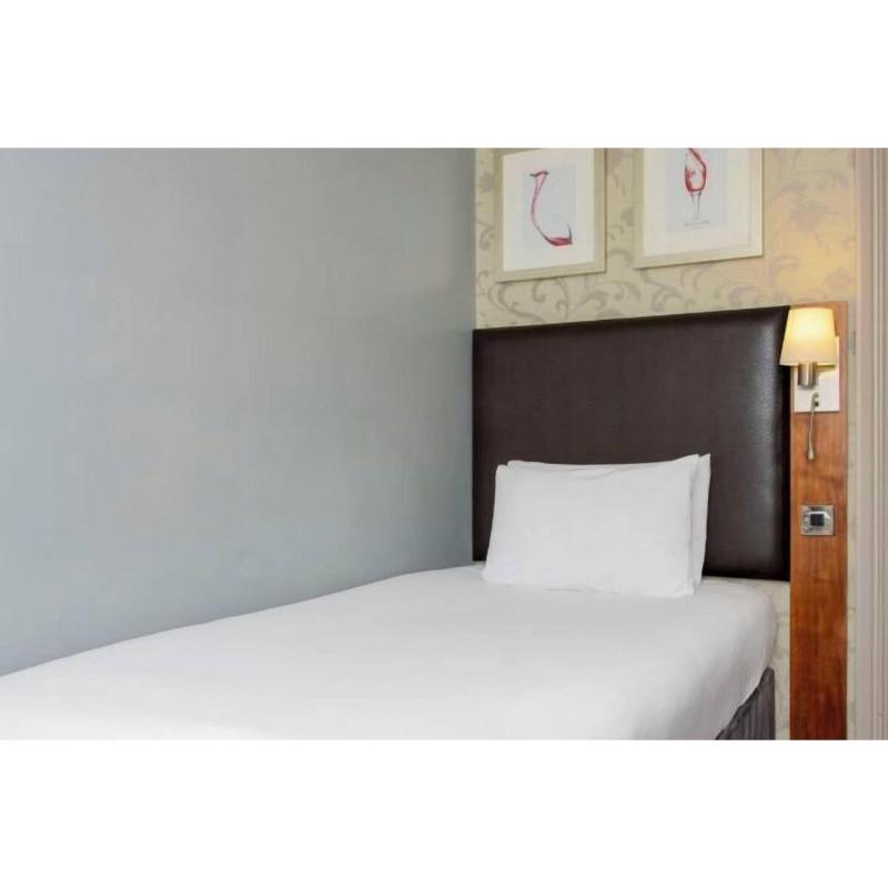 London Croydon Aerodrome Hotel by Sunday image