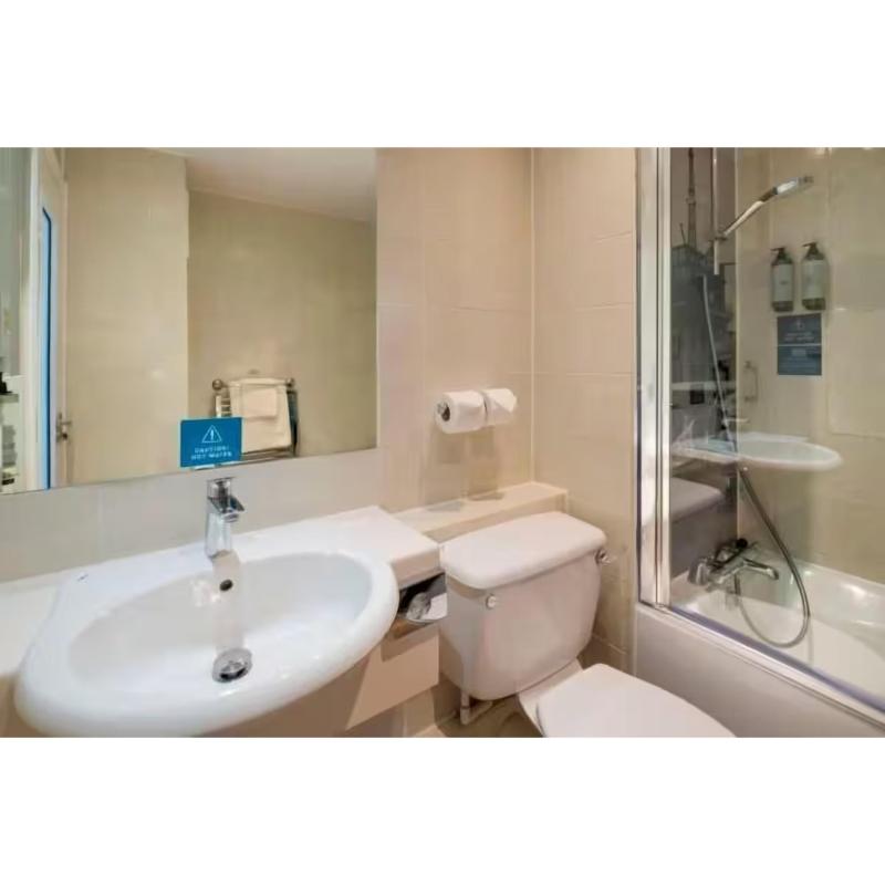 London Croydon Aerodrome Hotel by Sunday image