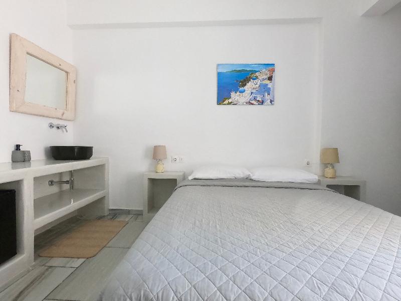 Anny Studios Perissa Beach image