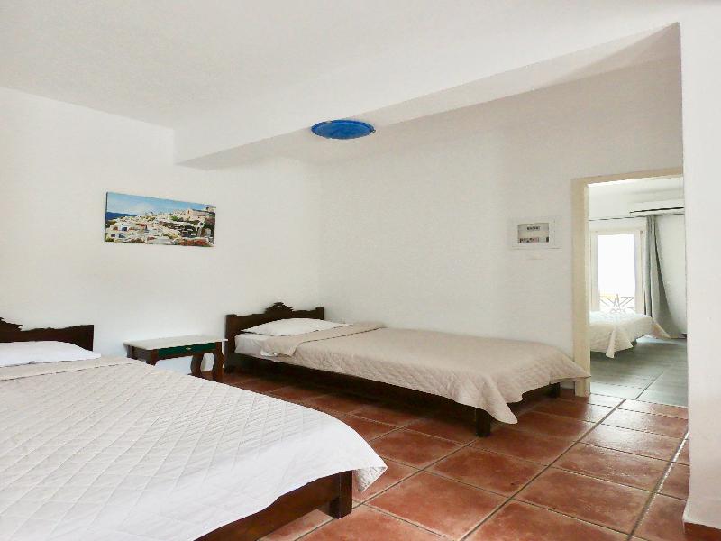 Anny Studios Perissa Beach image