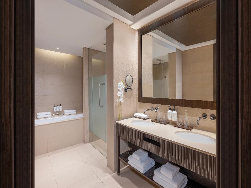 Anantara The Palm Dubai Resort image
