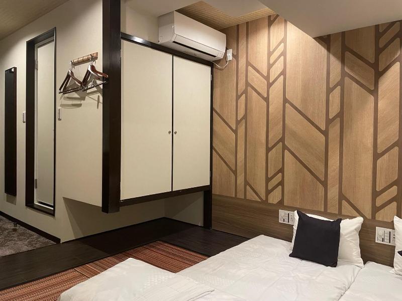 Hotel Livemax Esaka image
