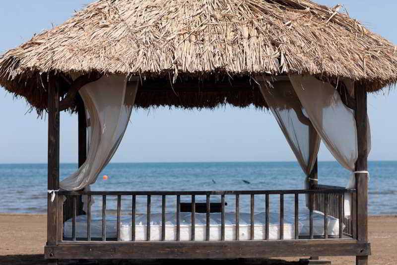 Sea Breeze Residences & Hotel