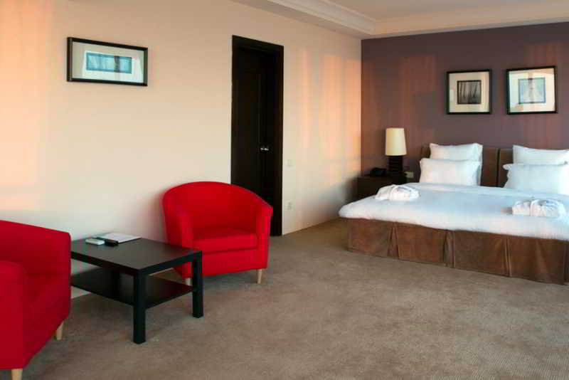 Sea Breeze Residences & Hotel