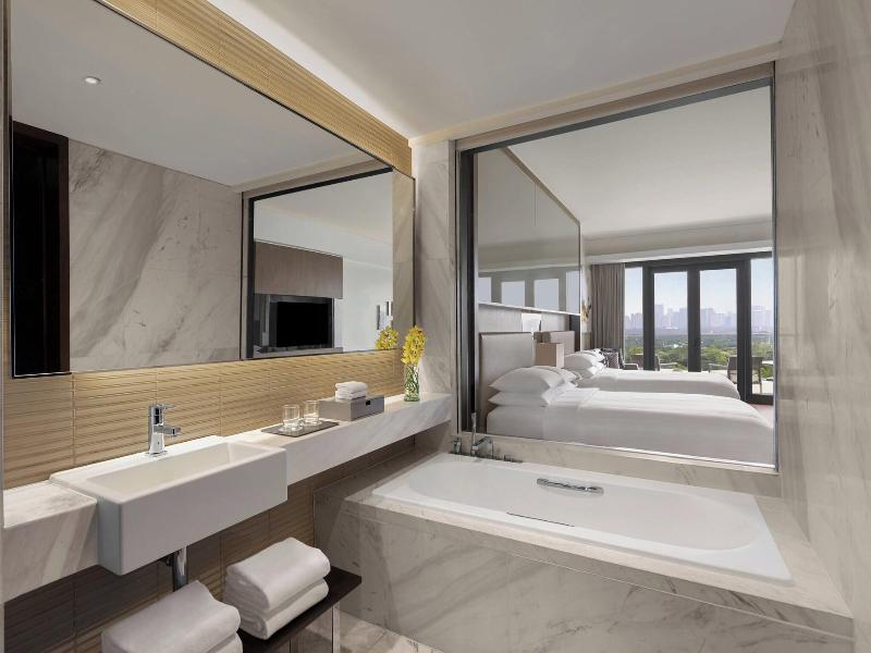 Manila Marriott Hotel image