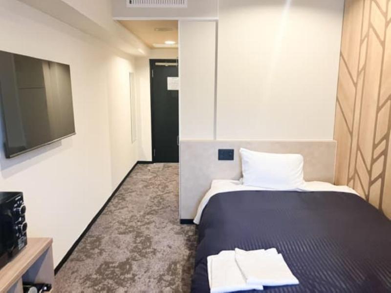 Hotel Livemax Yokohama Kannai image