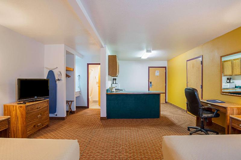 Rodeway Inn & Suites Blanding image