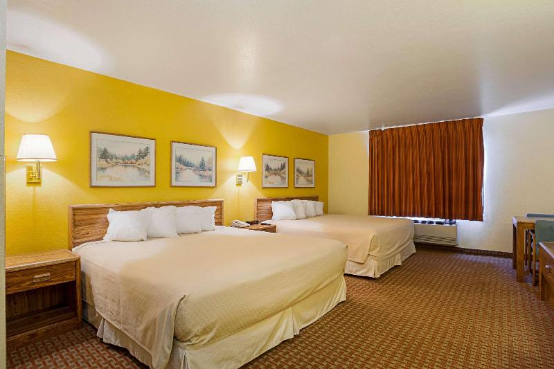 Rodeway Inn & Suites Blanding image