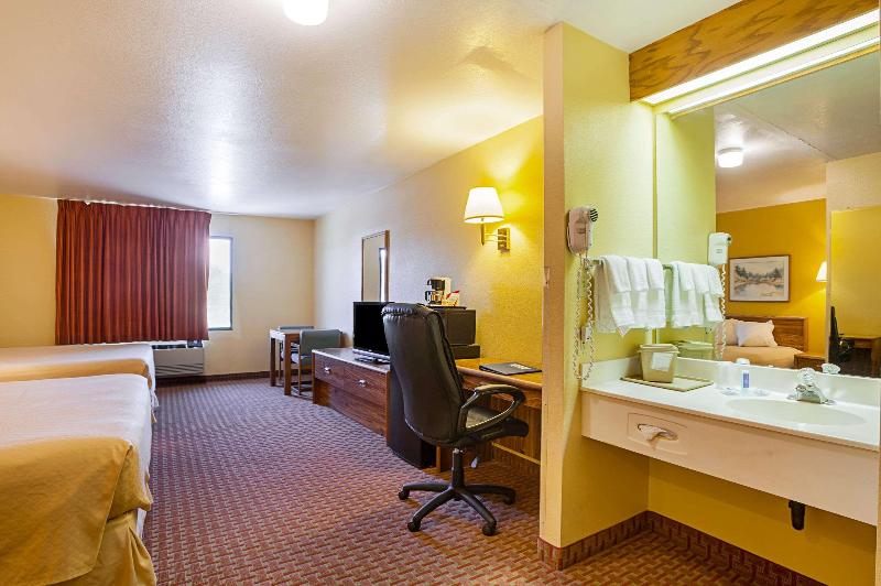 Rodeway Inn & Suites Blanding image