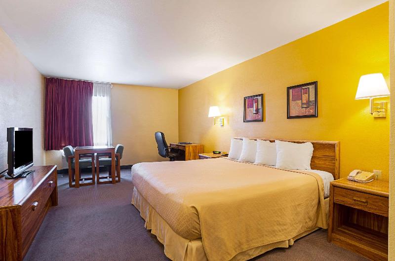 Rodeway Inn & Suites Blanding image