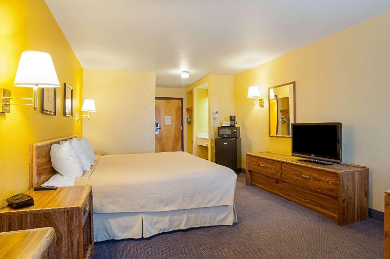 Rodeway Inn & Suites Blanding image