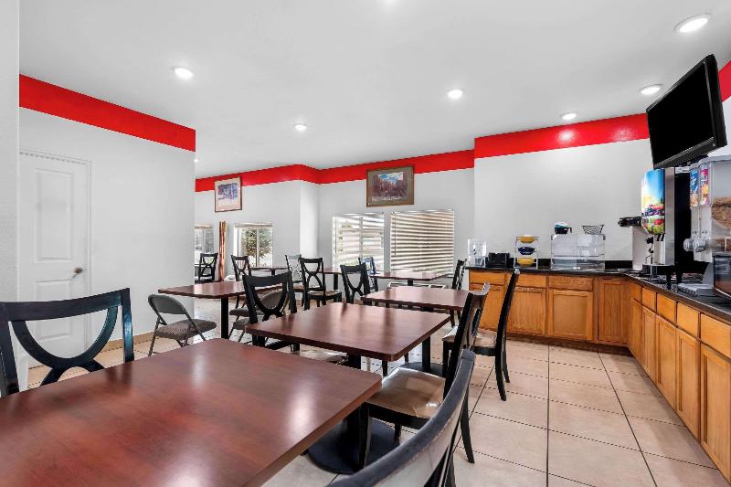 Econo Lodge Panguitch Near Bryce Canyon image