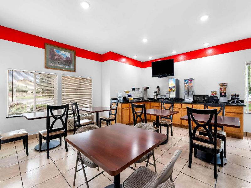 Econo Lodge Panguitch Near Bryce Canyon image