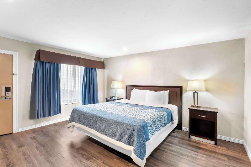 Econo Lodge Panguitch Near Bryce Canyon image