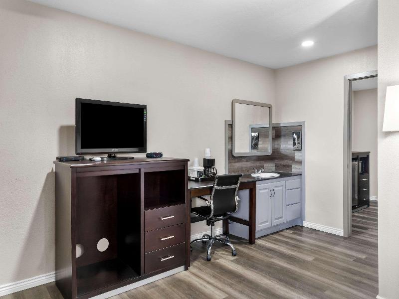 Econo Lodge Panguitch Near Bryce Canyon image
