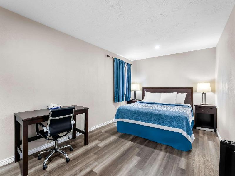 Econo Lodge Panguitch Near Bryce Canyon image