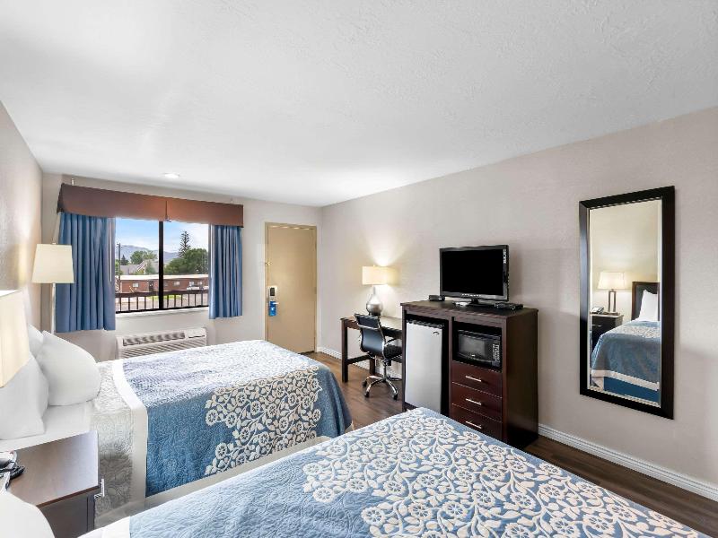 Econo Lodge Panguitch Near Bryce Canyon image