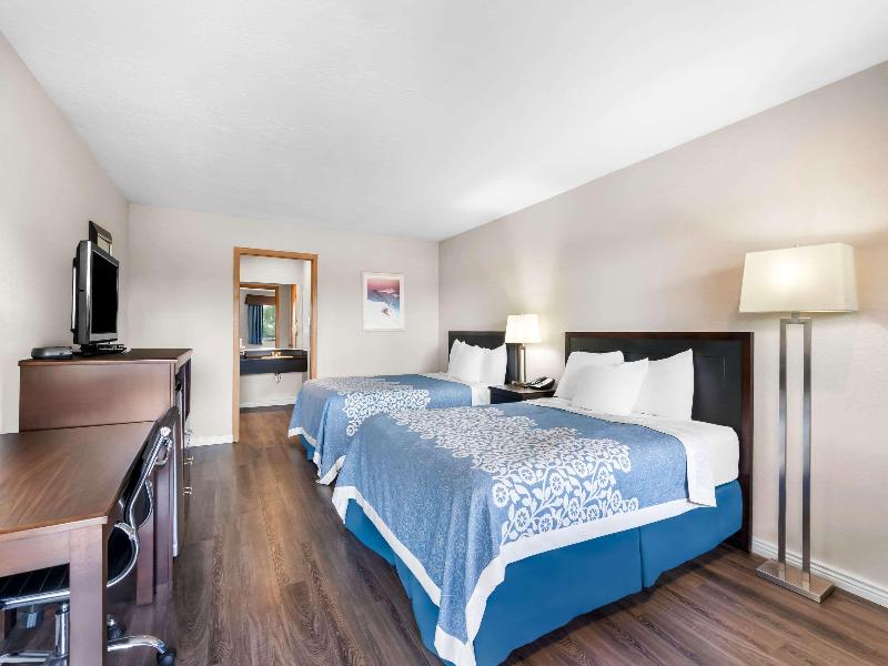 Econo Lodge Panguitch Near Bryce Canyon image