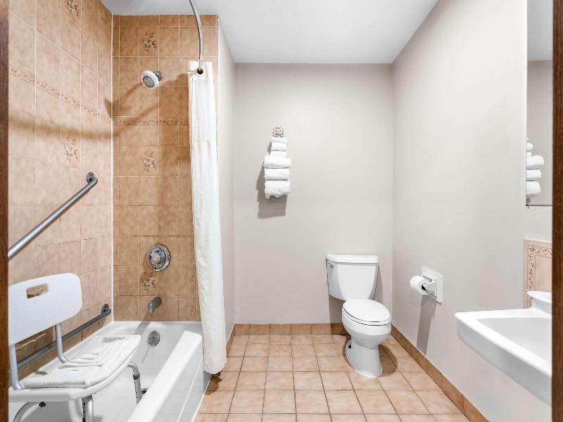 Econo Lodge Panguitch Near Bryce Canyon image