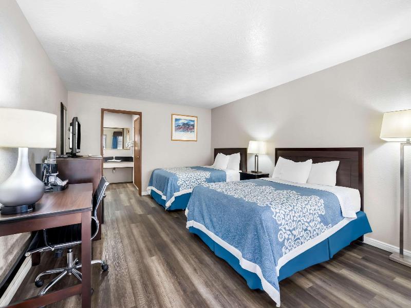 Econo Lodge Panguitch Near Bryce Canyon image