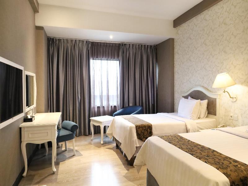 Hotel Polonia Medan Managed by Topotels image