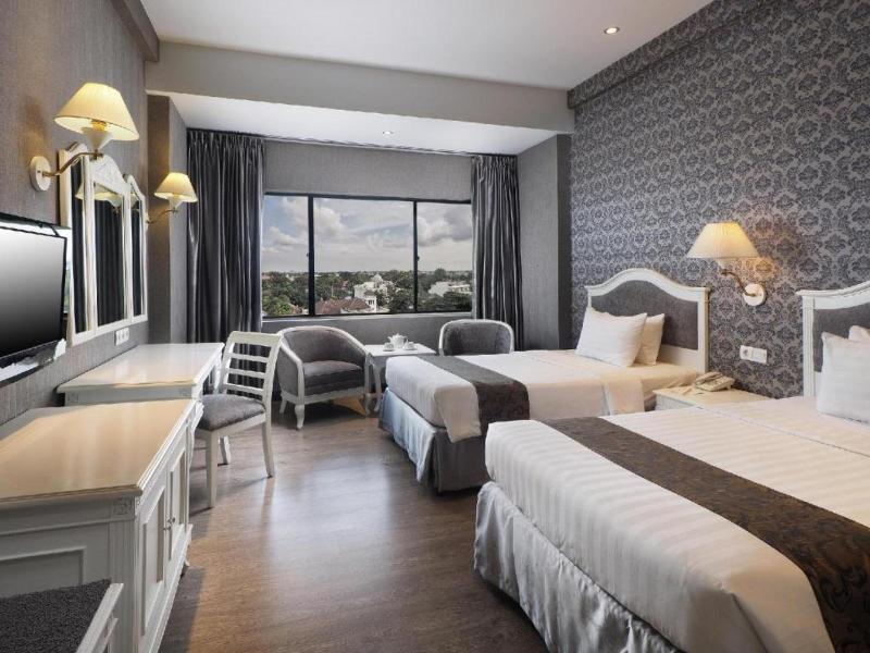 Hotel Polonia Medan Managed by Topotels image