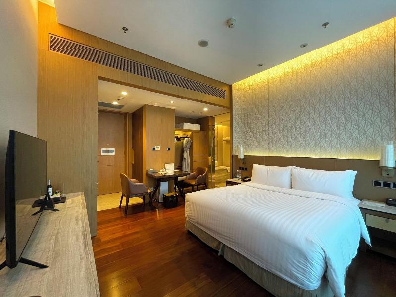 The OCT Harbour Shenzhen - Marriott Executive APT image