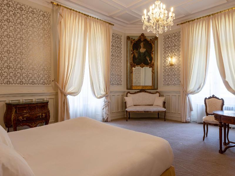 Hotel The Originals Château de Perigny image