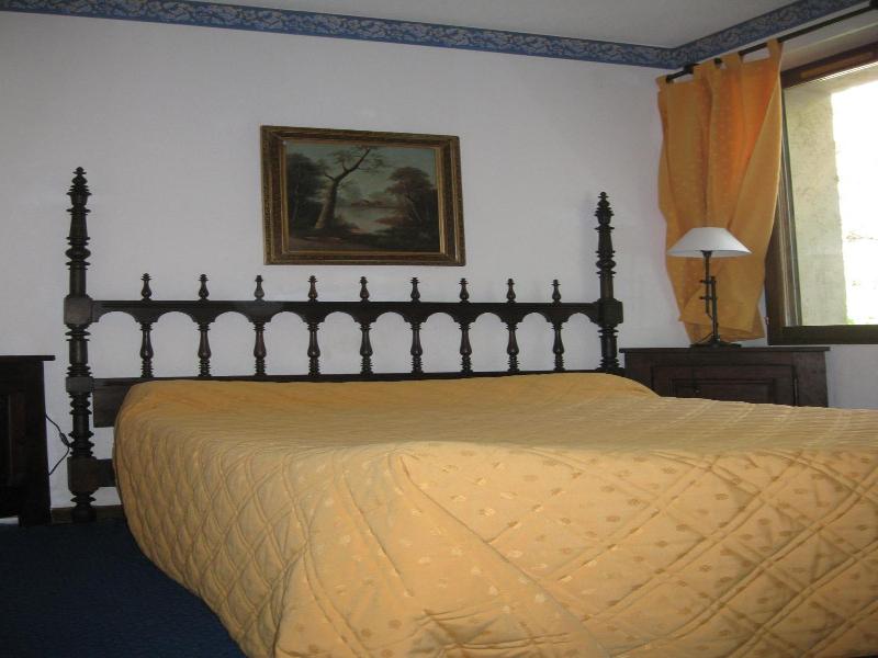 Le Vieil Amandier image