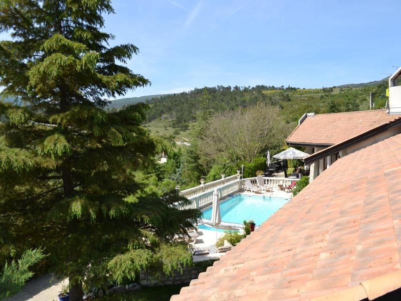 Le Vieil Amandier image